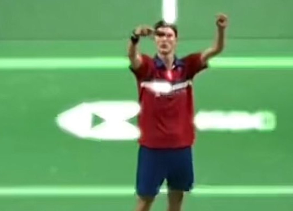 Momen Kocak Chou Tien Chen dan Anders Antonsen Tergeletak di Lapangan hingga Viktor Axelsen Tampil bak&nbsp;Dirigen