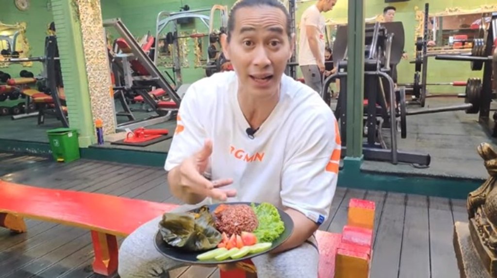 10 Makanan yang Menurut Ade Rai Wajib Dihindari jika Ingin Awet Muda, Nomor 1 Junk&nbsp;Food!